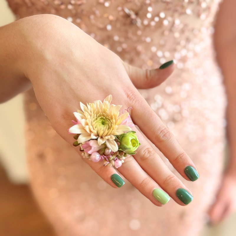 HOCO FLOWER RING - Same Day Delivery